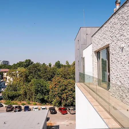 Amaris Aparthotel