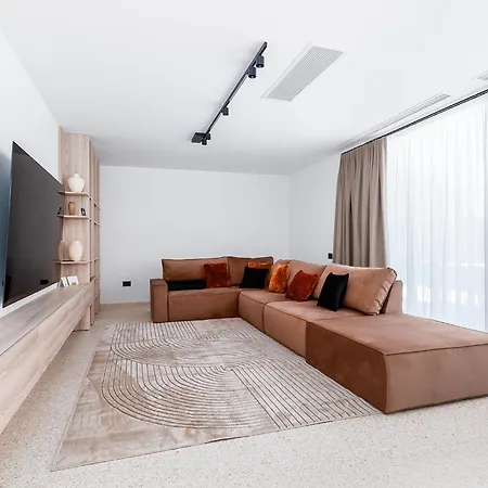 Amaris Apartamente شقة فندقية 4*