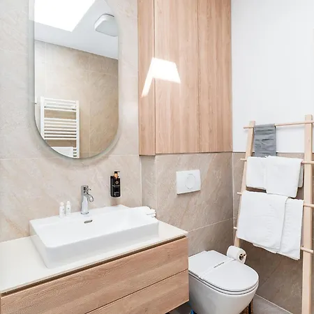 Amaris Apartamente 4* إيفوري نورد